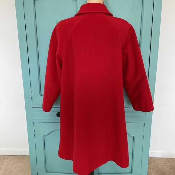 Brooks Brothers Red Wool Coat. Quilted lining. Made in Italy. See measurements - Picture 6 of 13